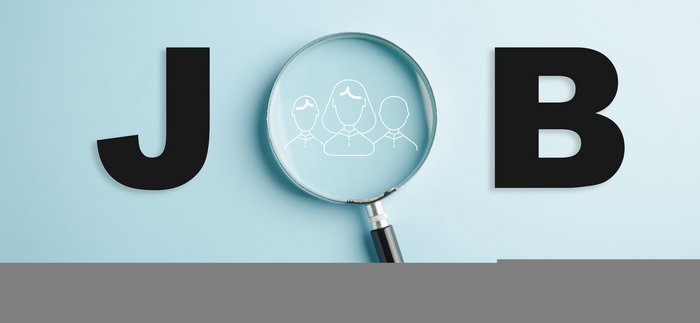 Ein hellblauer Hintergrund auf dem JOB steht das O ist als Lupe abgebildet
